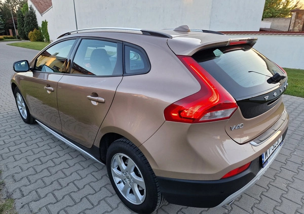 Volvo V40 cena 89000 przebieg: 14990, rok produkcji 2017 z Brodnica małe 172